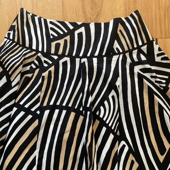 White House Black Market zebra Striped Skirt,  Size 6 - Picture 2 of 6